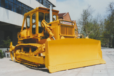 山推推土機累計銷量突破2000臺；被國家經(jīng)貿(mào)部批準為進出口自營權(quán)企業(yè)。